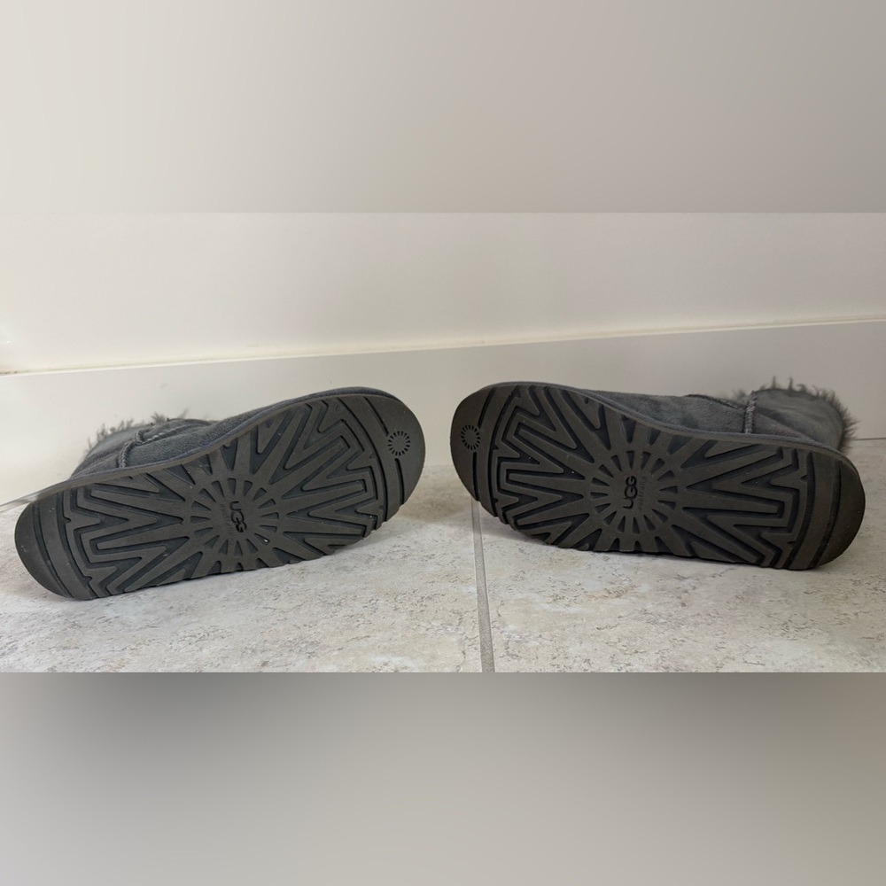 UGG Women's Bailey Button Boots - Picture 9 of 10